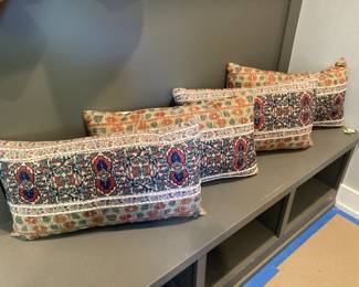 Lovely set of four decorative pillows