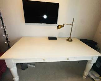 PRICE:$675.00-POTTERY BARN WHITE FARMHOUSE EXTENDABLE BREADBOARD LEAF TABLE WITH DRAWER
72”L x 39”W x 30.25”H 

