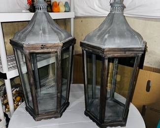 PRICE:$140.00 EACH-PARK HILL LANTERN BY POTTERY BARN
​​​​​​​2 AVAILABLE
