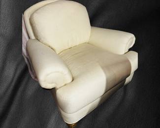 PRICE:$400.00-ETHAN ALLEN CREAM UPHOLSTERED CHAIR 
41”Wx 44”D x 38”H 
