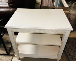 PRICE:$80.00-ETHAN ALLEN SMALL WHITE TABLE- CREAM / IVORY
26.5" L x 18.5”W x 26”H
