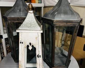 PRICE:$140.00 EACH-PARK HILL LANTERN BY POTTERY BARN
​​​​​​​2 AVAILABLE