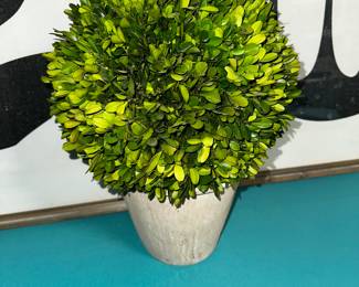 3 BALL TOPIARY -UTTERMOST
PRICE:$90.00