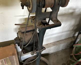 Floor stand grinder