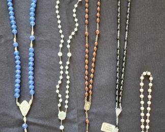 VINTAGE COLLECTION OF ROSARY BEADS