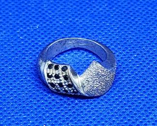 STERLING SILVER RING WITH SAPPHIRE STONES