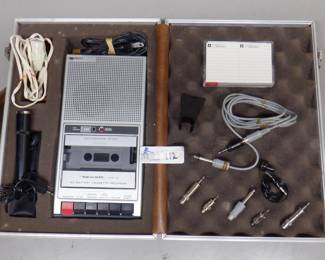 REALISTIC CTR-70 AC/DC CASSETTE RECORDER SET IN CASE