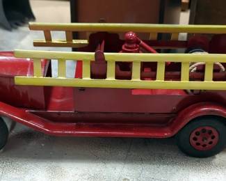 Girard Toys Fire Truck With 2 Ladders And Rope, 11.5" Long