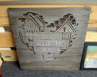 Kansas City And Missouri Themed Decor Including KC Discs, Missouri Shaped Heart Decor, Hearts, And More, Total Qty 5 Pieces
