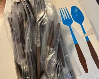 Never used 12 piece setting 1970’s 