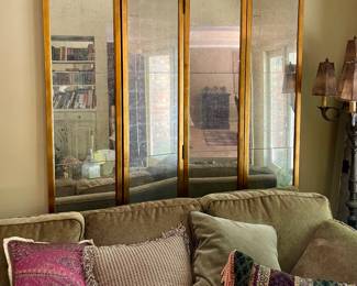 Very nice folding screen with mirrors