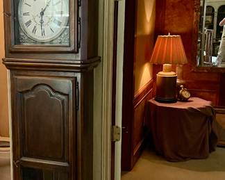 Mobier style clock that strikes on the hour. Works well.