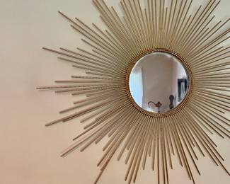 Sunburst convex mirror