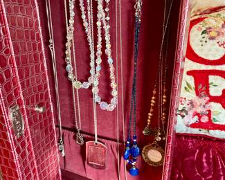 Hundreds of pieces of good quality costume jewelry