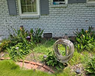 Hose holder and anti kink hose