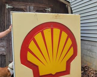 Large shell gas sign