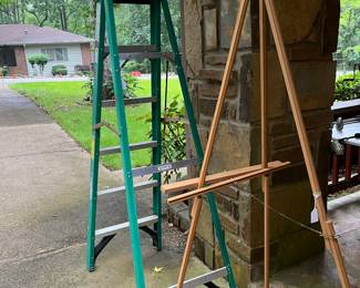 Werner 6’ Ladder $45
Easel $8