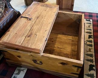 Open view of coffee table, can be used as storage