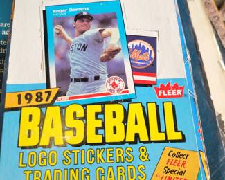 1997 Fleer baseball box 36 packs $60