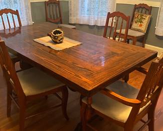 Great Dining Table & Chairs