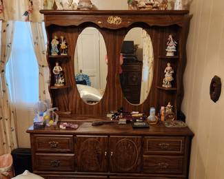 Vintage Double Mirror Dresser $125