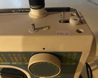 Crofton sewing machine MD 8708
