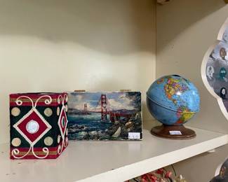 San Francisco trinket box, Miniature globe