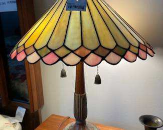 Quoizel Tiffany Style Lamp