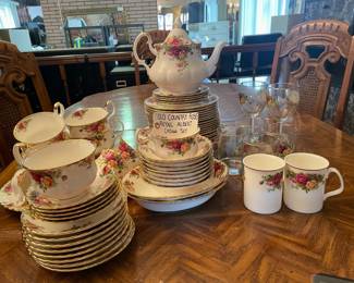 Old Country Roses Royal Albert China Set