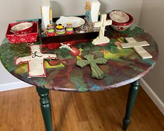 Dining room table & decor