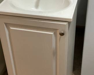 Pantry - small sink with cabineth