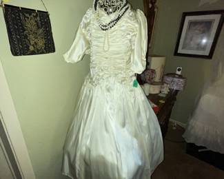 Fabulous young girl's communion / bride's maid dress