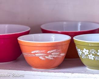 Vintage Pyrex and Kitchenware