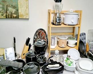 Much indoor/outdoor kitchenware and cooking items
