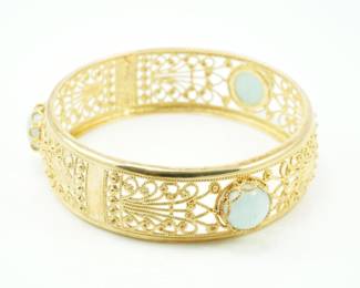 Gold tone bracelet