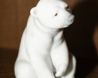 Lladro "Resting Polar Bear" #1208