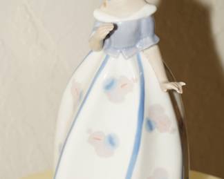 Casades porcelain lady figurine