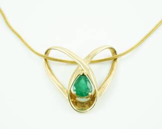 14k & emerald pendant with 14k chain