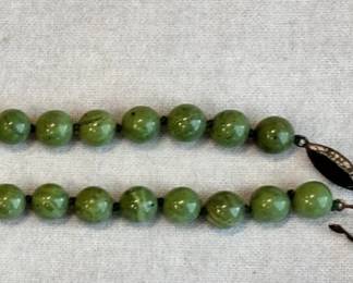 Jade bead necklace 