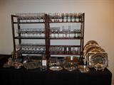 TABLE OF CRYSTAL & SILVERPLATE PIECES