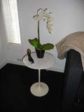 AUTHENTIC SAARINEN TULIP SIDE TABLE WITH MARBLE TOP