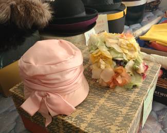 Vintage hats with boxes