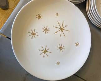 Vintage starburst pattern dishware with bowls and creamer