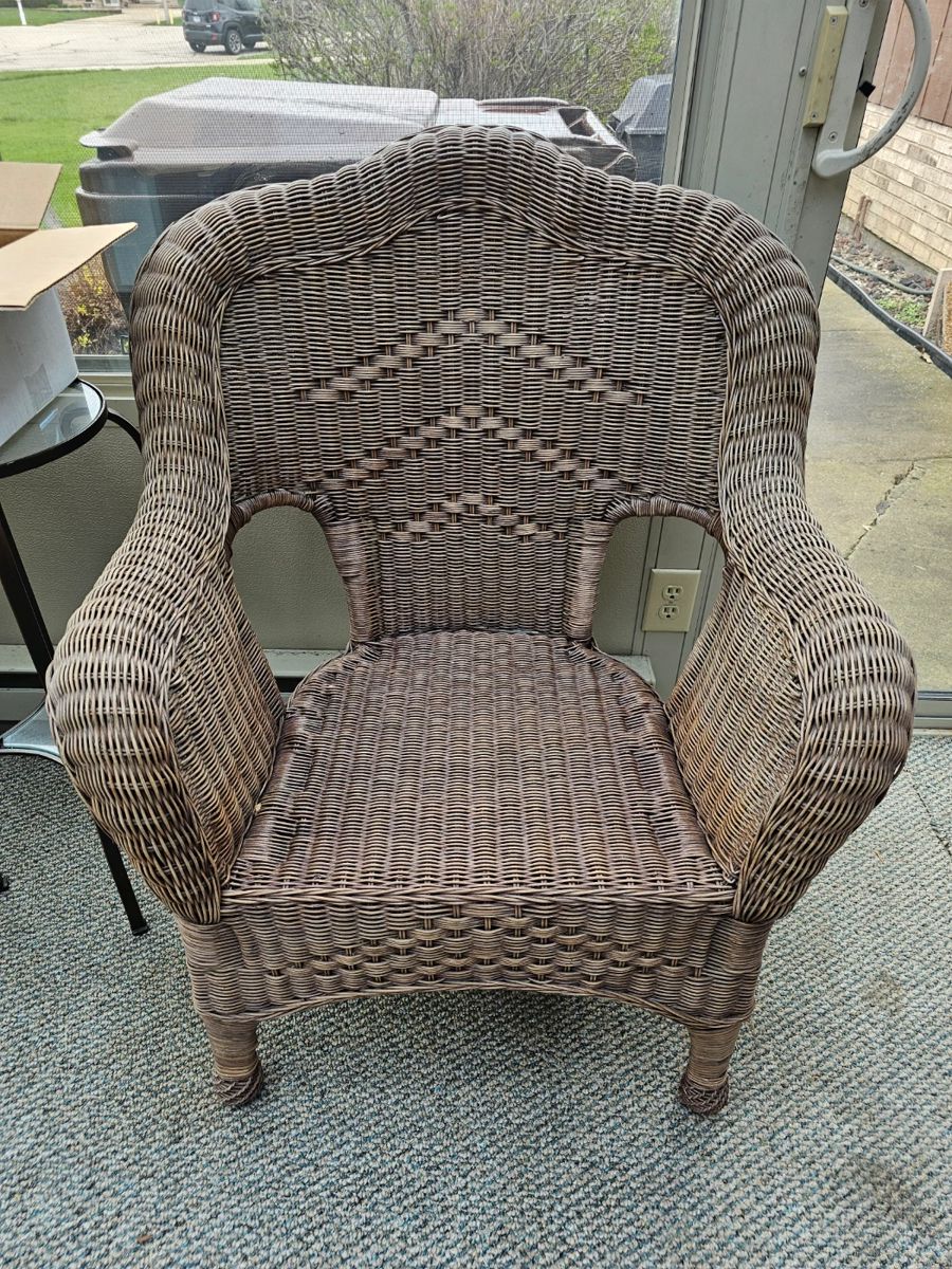 Cait's Tinley Park Estate Sale 75 OFF SUNDAY! starts on 4/19/2024