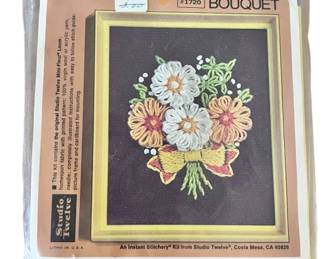 Studio Twelve Bouquet Crewel Kit