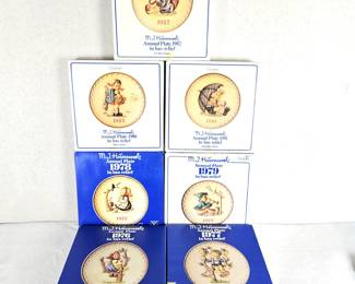 Set of Seven GOEBEL Hummel 7.5" Annual Collector's Porcelain Plates 1976-1982 all in Original Boxes 
