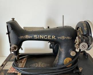 Vintage 1929 Singer Electric Sewing  Machine 66-6 w/Case (Located Upstairs)