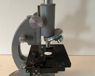 Vintage Tiyoda Microscope w/Case (Located Upstairs)