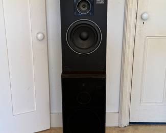 2 Technics B-K24 Speakers