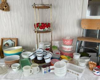 Large selection of vintage kitchenware